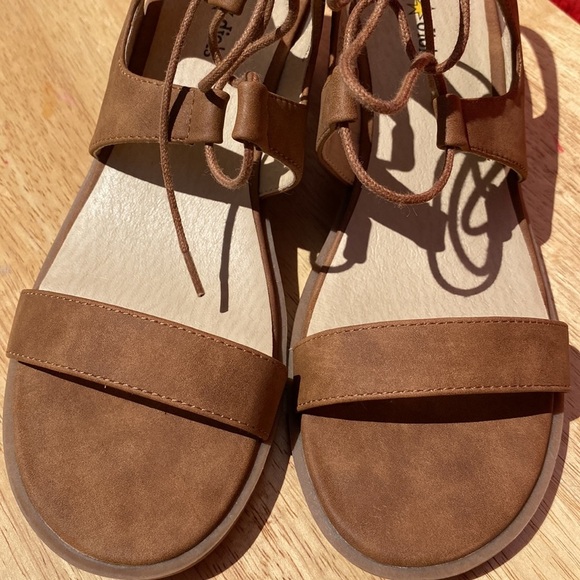 A.n.a. Sandals - Picture 3 of 6